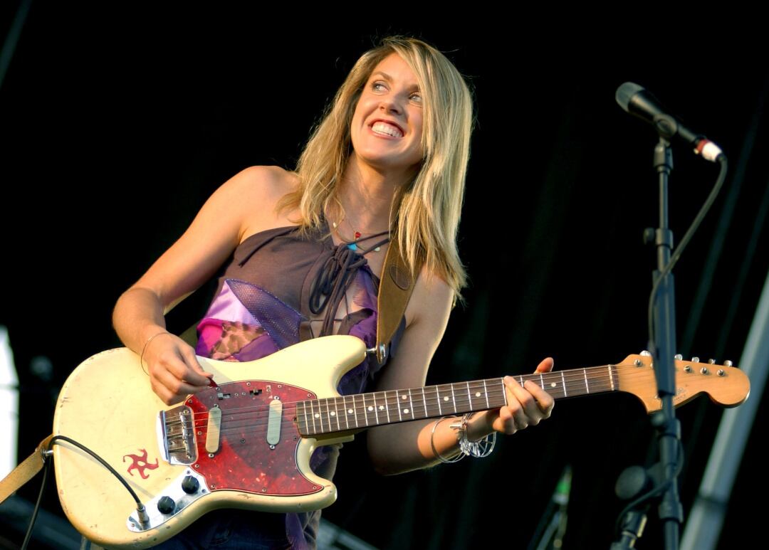 Liz Phair durante un concierto en el año 2001