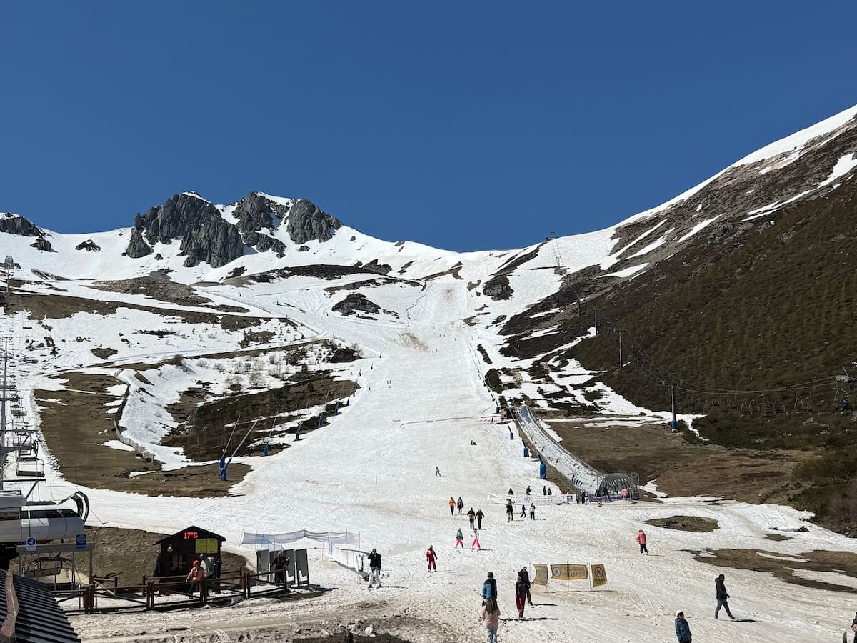 Las estaciones de esquí cierran su mejor temporada en años con casi 200.000 usuarios y 98 días de apertura