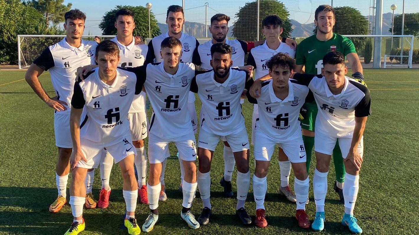 El Eldense B acabó el partido con un futbolista menos