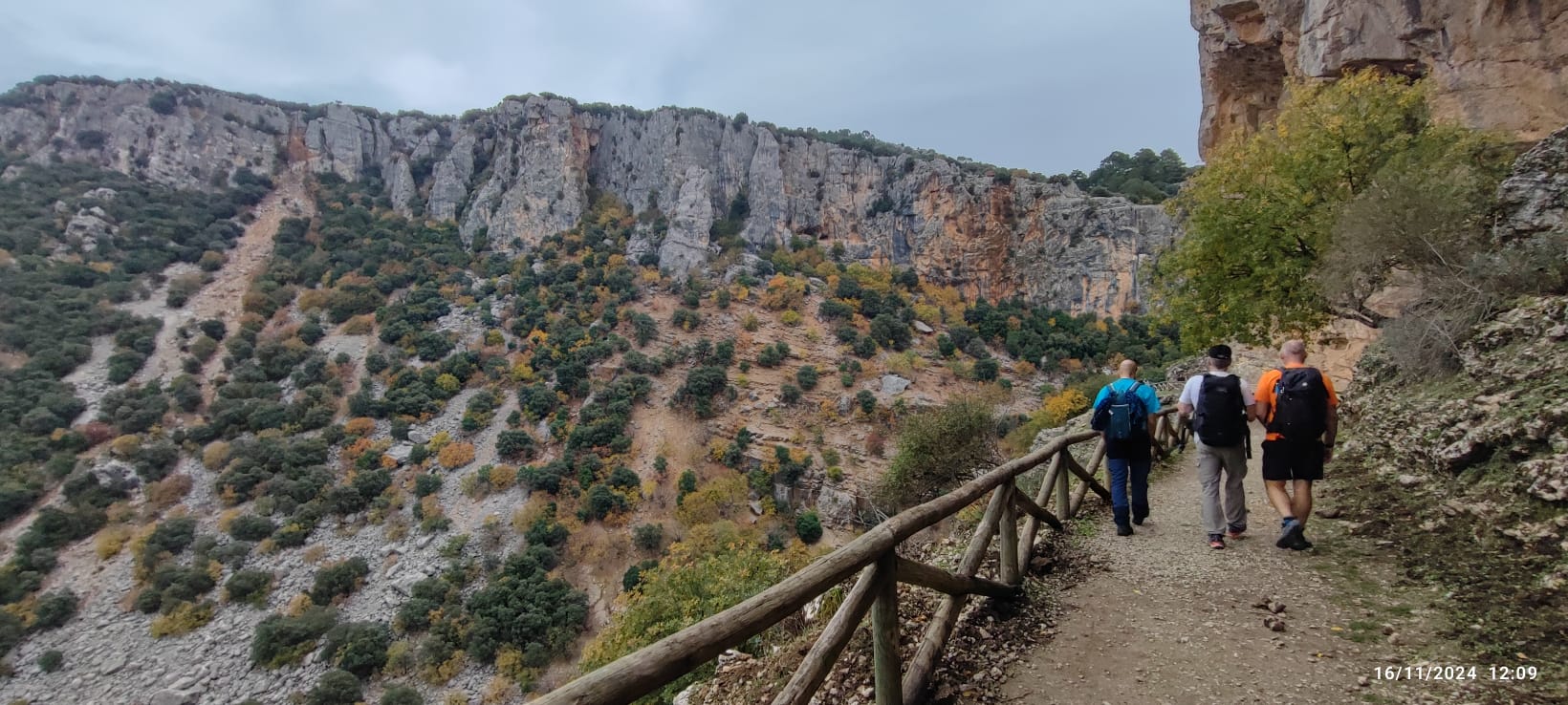 Navidad en la montaña: en busca de la soledad deseada. Aristóteles Moreno camina por la Cerrada del Utrero, Arroyo Frio, Sierra de Cazorla