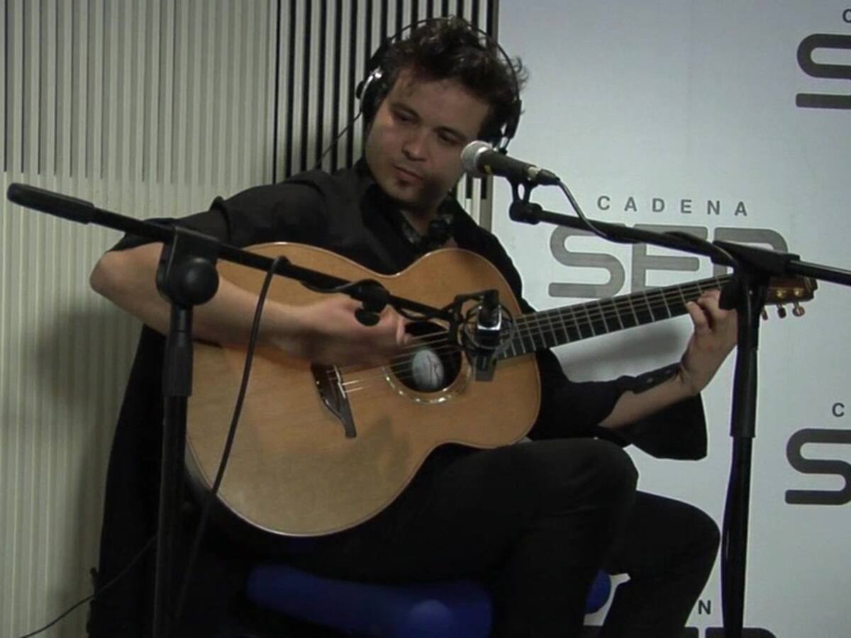 Carne cruda: Diego García toca 'Guitarra dímelo tú'