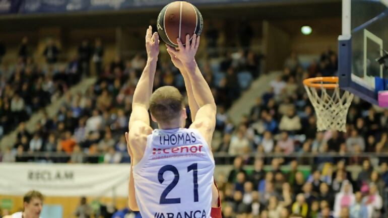 Lanzamiento de Matt Thomas sobre la bocina y en la prórroga que valió para que el Obra ganara al UCAM Murcia