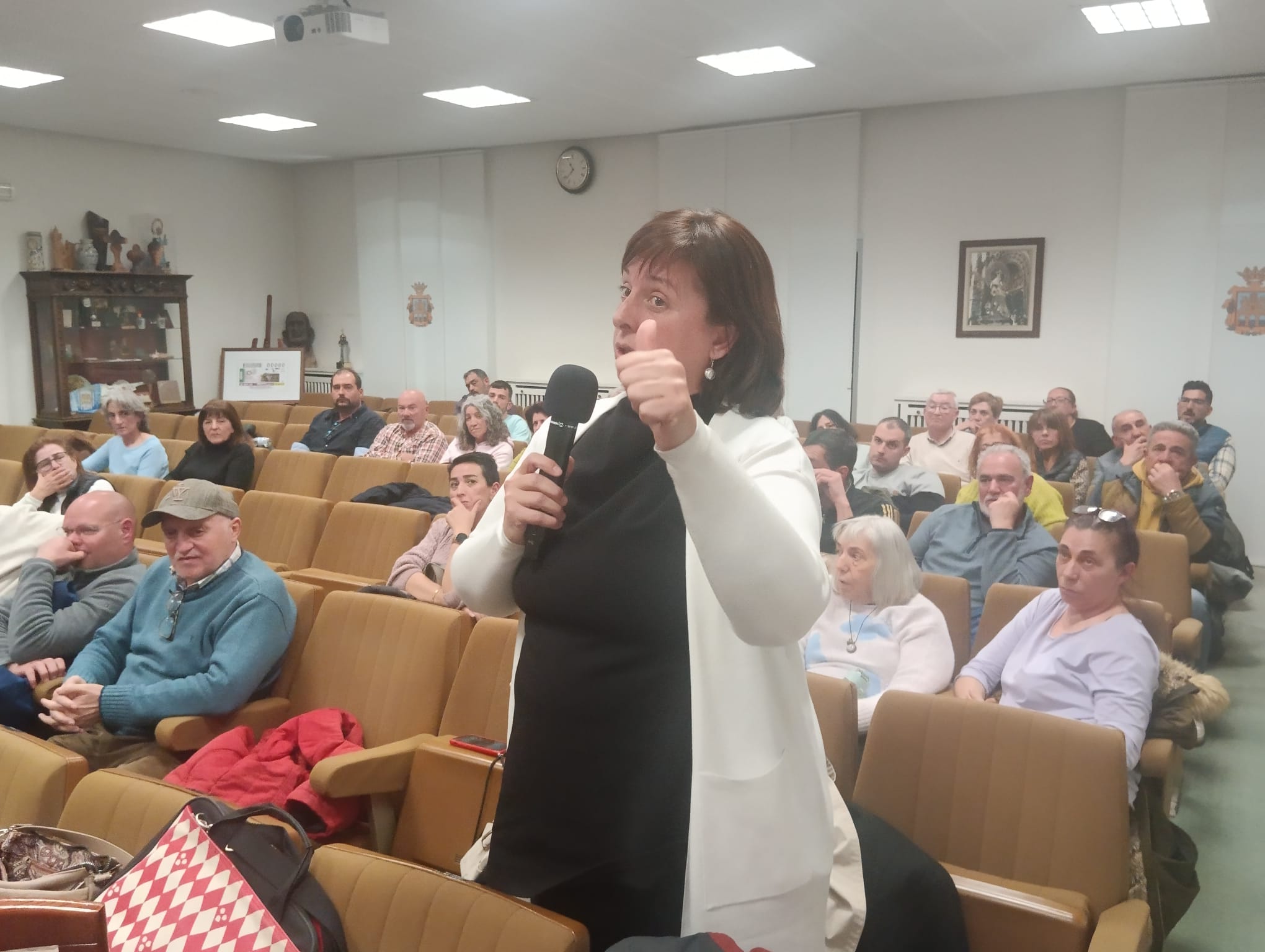 Cristina Ferrer en su intervención tras el pleno