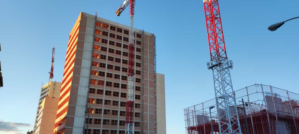 Construcción de edificios residenciales en Salesianos, en el centro de Pamplona.