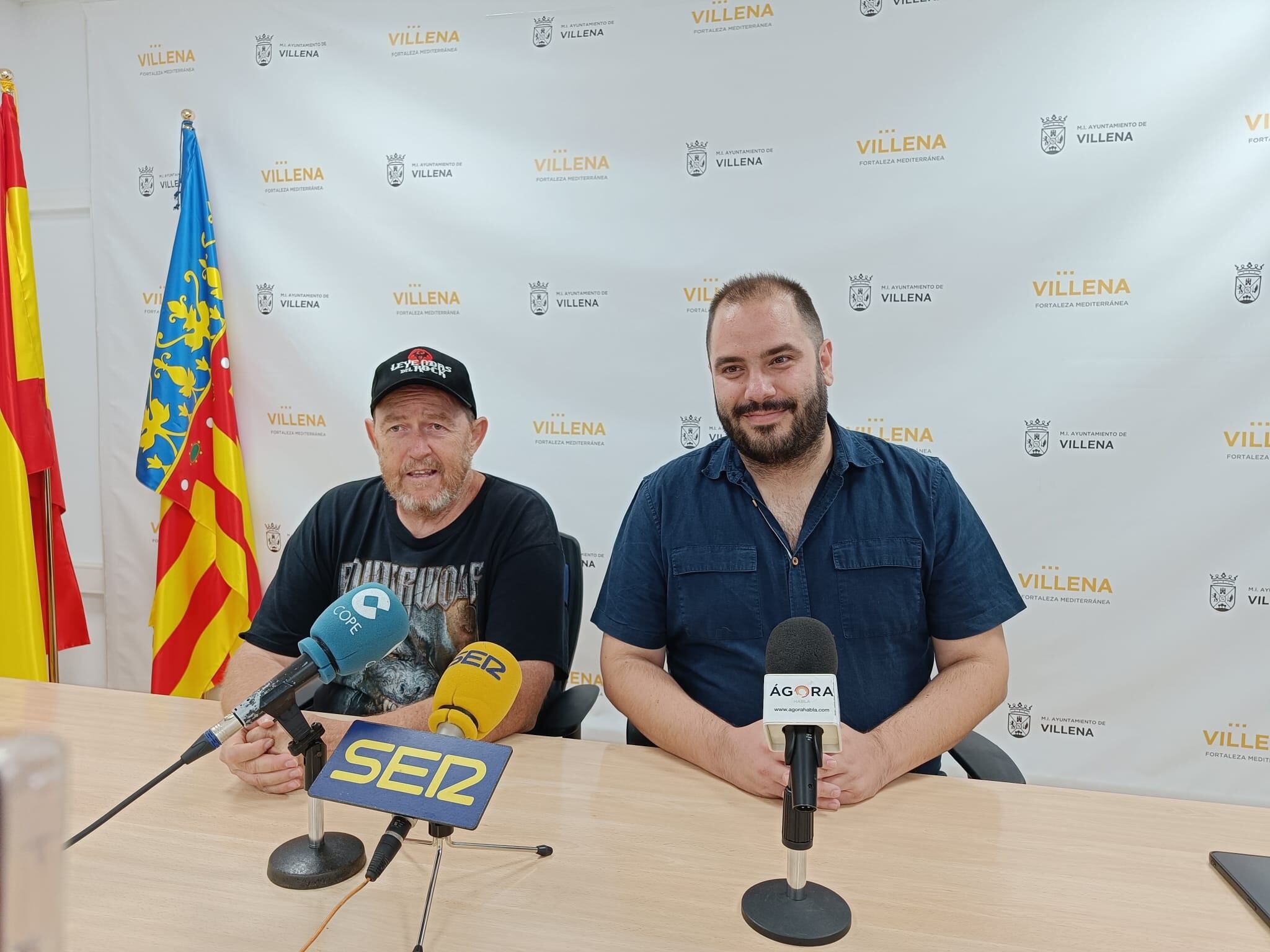Javier Martínez, del Ayuntamiento de Villena, y Marcos Rubio, promotor de los conciertos