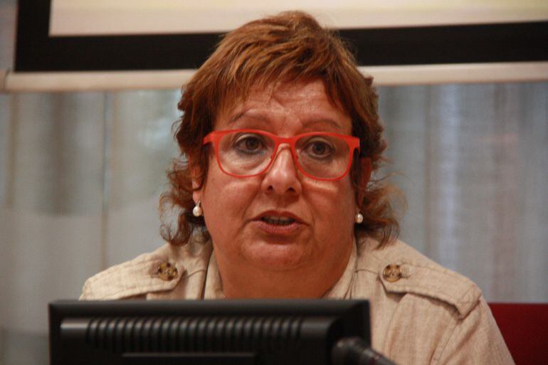 La consellera d'Afers Socials, Dolors Bassa, ha comparegut avui al Parlament
