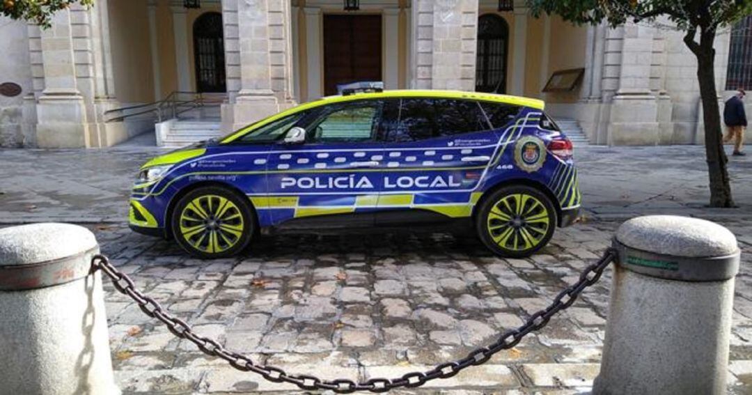 Coche de la Policía Local de Sevilla.