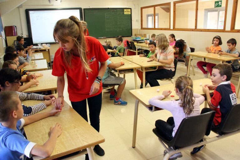 Alumnos de una clase de tercero de primaria en un colegio de Valls