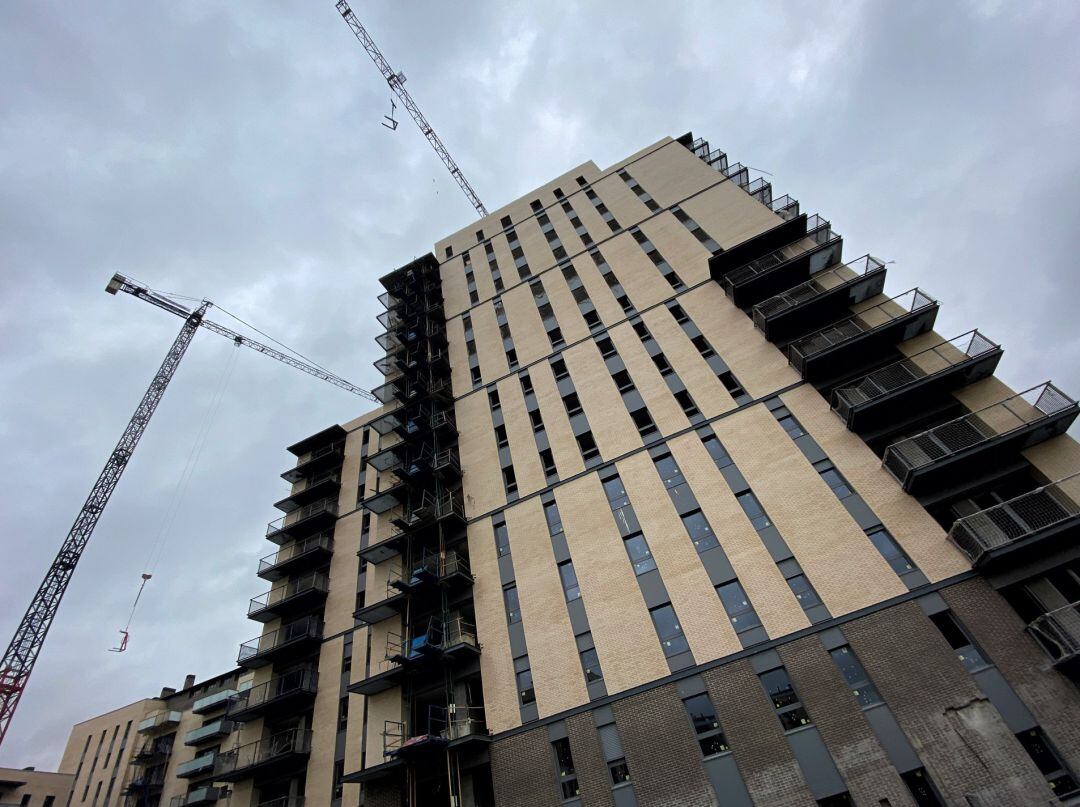 Edificio de viviendas en construcción