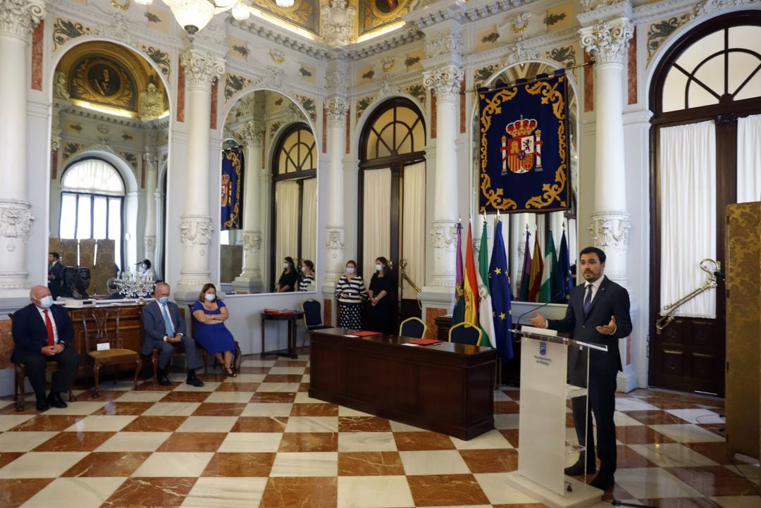 El ministro de Consumo, Alberto Garzón, interviene en el acto junto al Consejero de Salud y Consumo, Jesús Aguirre , la vicepresidenta de la Diputación, Natacha Rivas y el alcalde de Málaga, Francisco De la Torre  