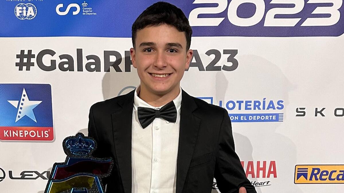 Sandro Pérez, piloto eldense de karting, recibió su premio como Campeón de España