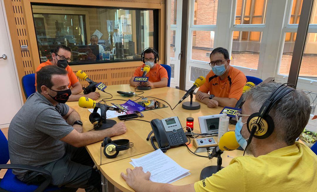 Pedro Javier Sánchez, presidente del Club Deportivo Aidemar, acompañado Gonzálo Fernández, Eduardo Ros y Salvador García, en los estudios de Radio Murcia presentado la #Aidemarcha2021