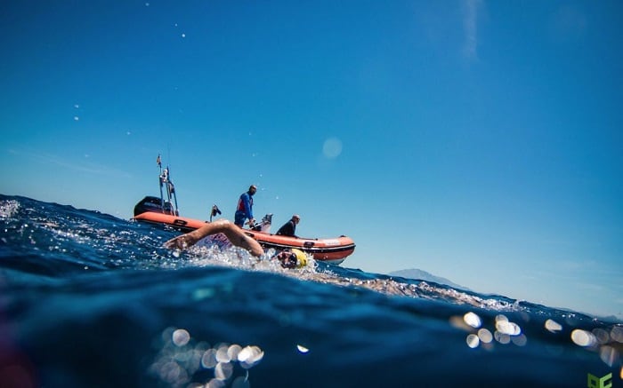 Un cruce a nado en el Estrecho