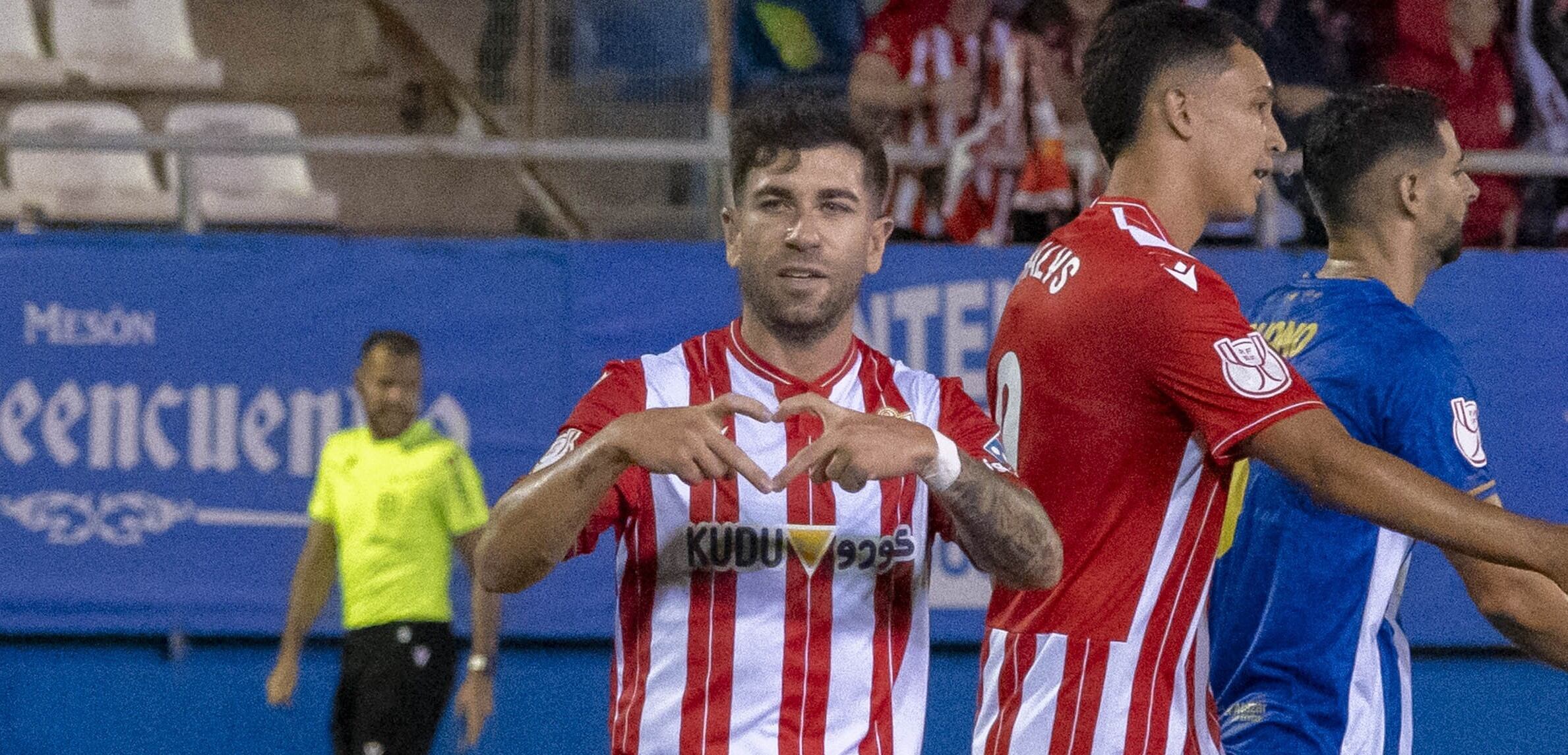 Embarba celebra su gol en el Artés Carrasco ante el Lorca en la Copa del Rey.
