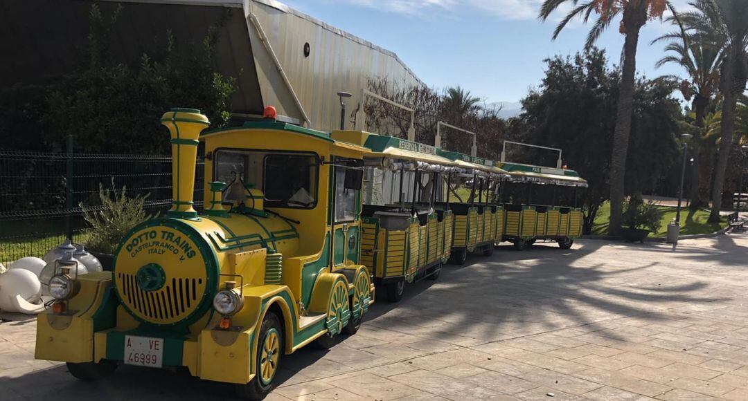Tren navideño que circulará por las calles de Jaén esta Navidad.