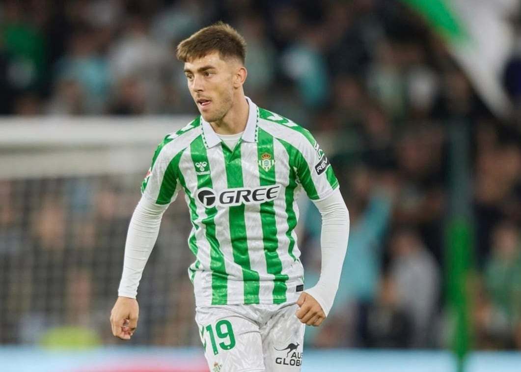 El Levante negocia con el Betis el fichaje de Iker Losada