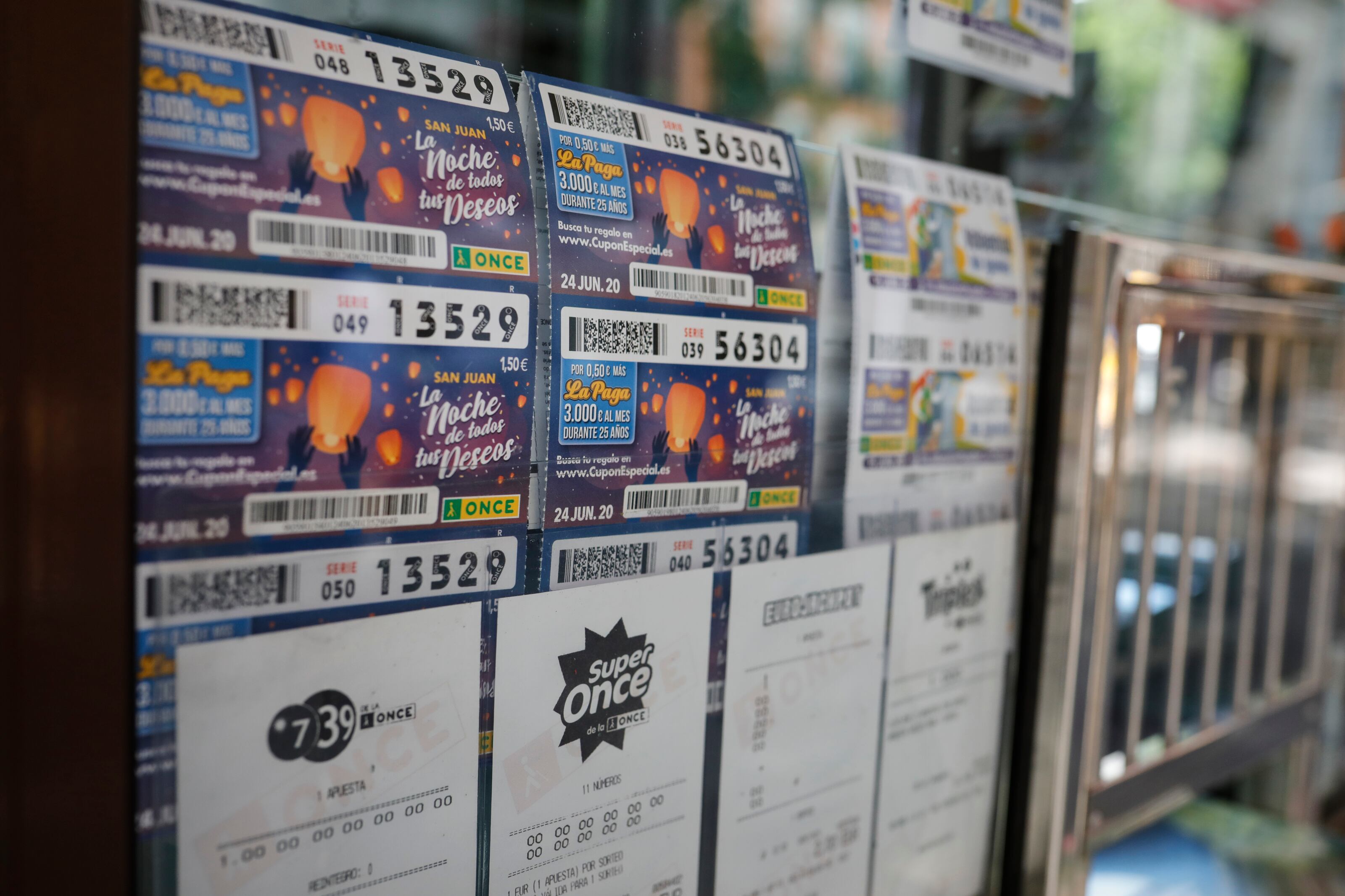 MADRID, SPAIN - JUNE 15: A sales stall attended by vendor Carlos Garcia is seen on the day that ONCE&#039;s 19,000 vendors sell lottery coupons again at street level, the date on which the Organization begins the draws of its traditional coupons after three months in confinement. on June 15, 2020 in Madrid, Spain. (Photo by Jesús Hellín /Europa Press via Getty Images) (Photo by Europa Press News/Europa Press via Getty Images)