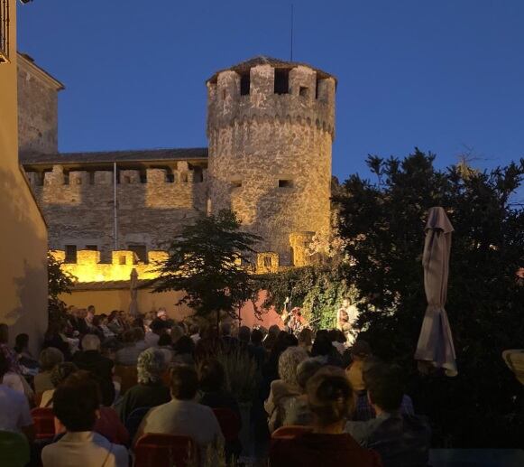 Más de 10.000 espectadores en la primera edición del ‘Jardín de los Sentidos’ del Palacio Quintanar