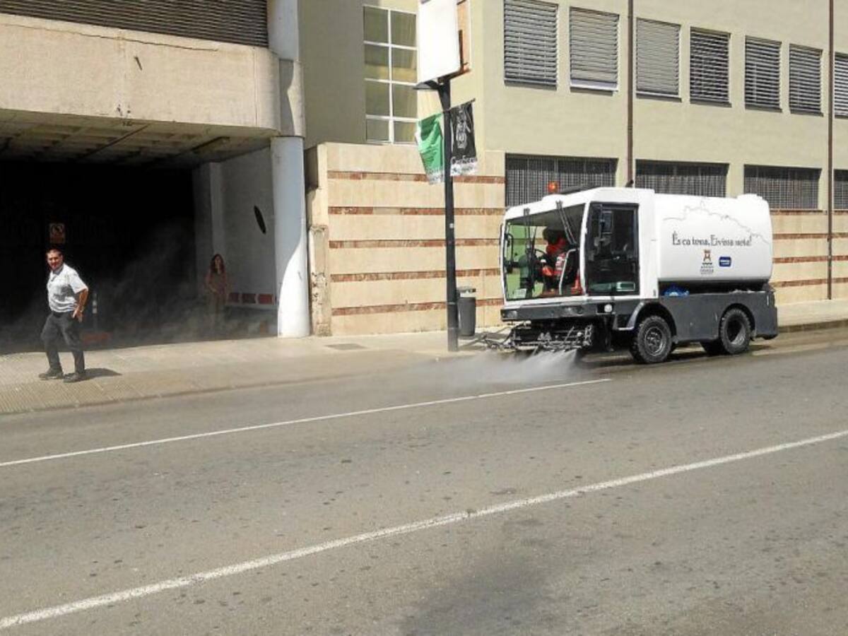 Vila cambia el contrato de limpieza para mejorar el servicio