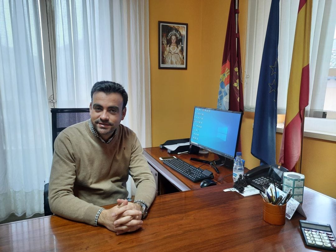 Carlos Fraile en el despacho del Ayuntamiento