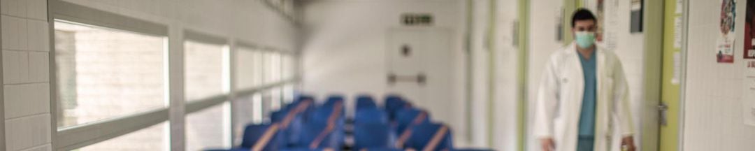 .Desde el inicio de la pandemia del coronavirus la atención sanitaria a los afectados por este virus se ha centrado especialmente en los hospitales, y los centros de salud se han visto obligados a reorganizar la asistencia a pacientes con otras enfermedades, incrementando la atención telefónica y domiciliaria.