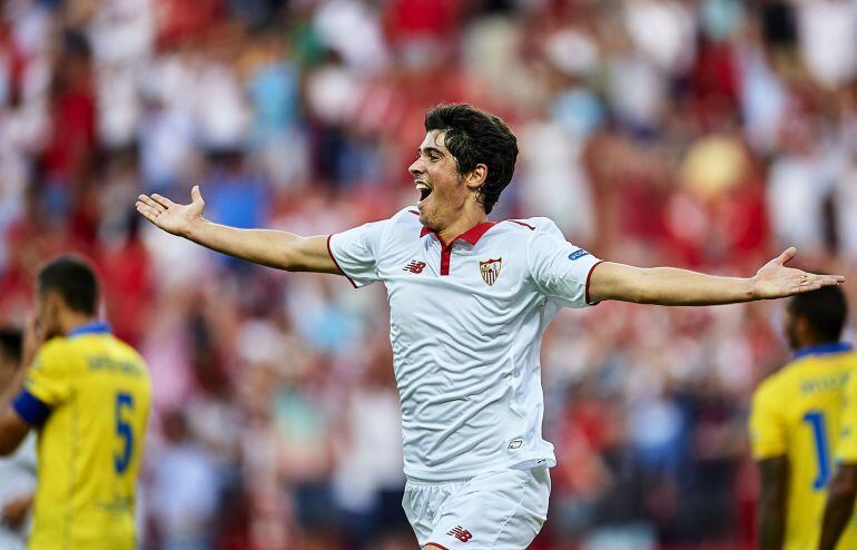 Carlos Fernandez celebra su gol en el descuento