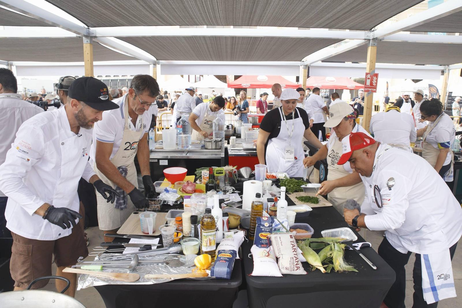 Celebración del World Paella Day 2025 en València.