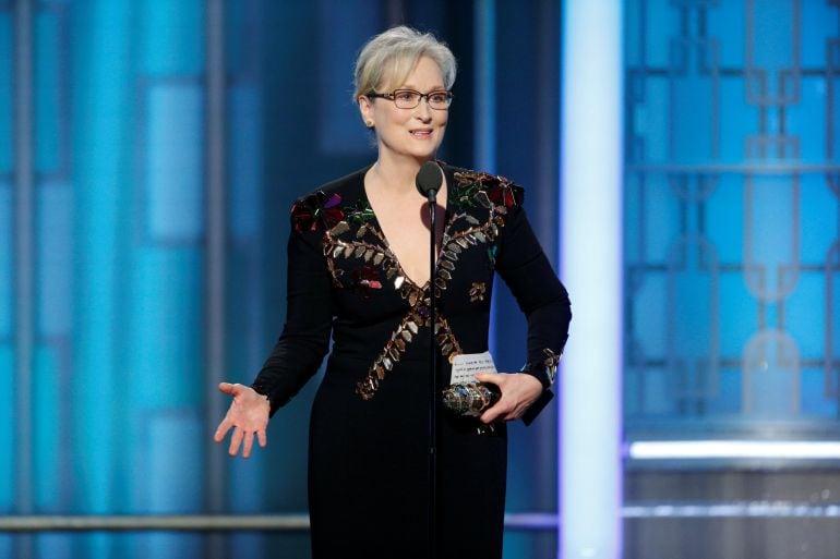 La actriz Meryl Streep recoge el premio de honor de esta edición de los Globos de Oro