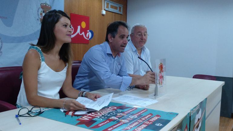Ángeles Martínez, Juanjo Segura y Antonio Ramón.