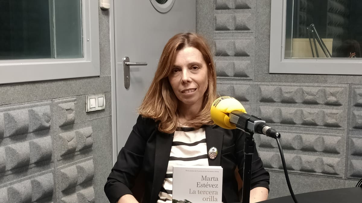 Entrevista a Marta Estévez, autora del libro "La tercera orilla"