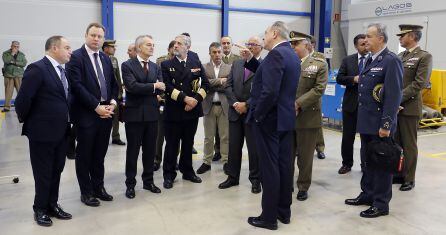 Visita de las autoridades a la factoría albaceteña