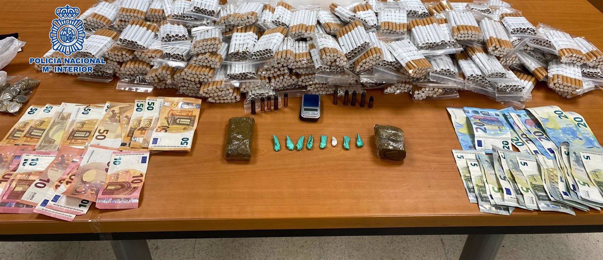 Desmantelado en Linares un punto de venta de droga al menudeo en un negocio de golosinas y alimentación.