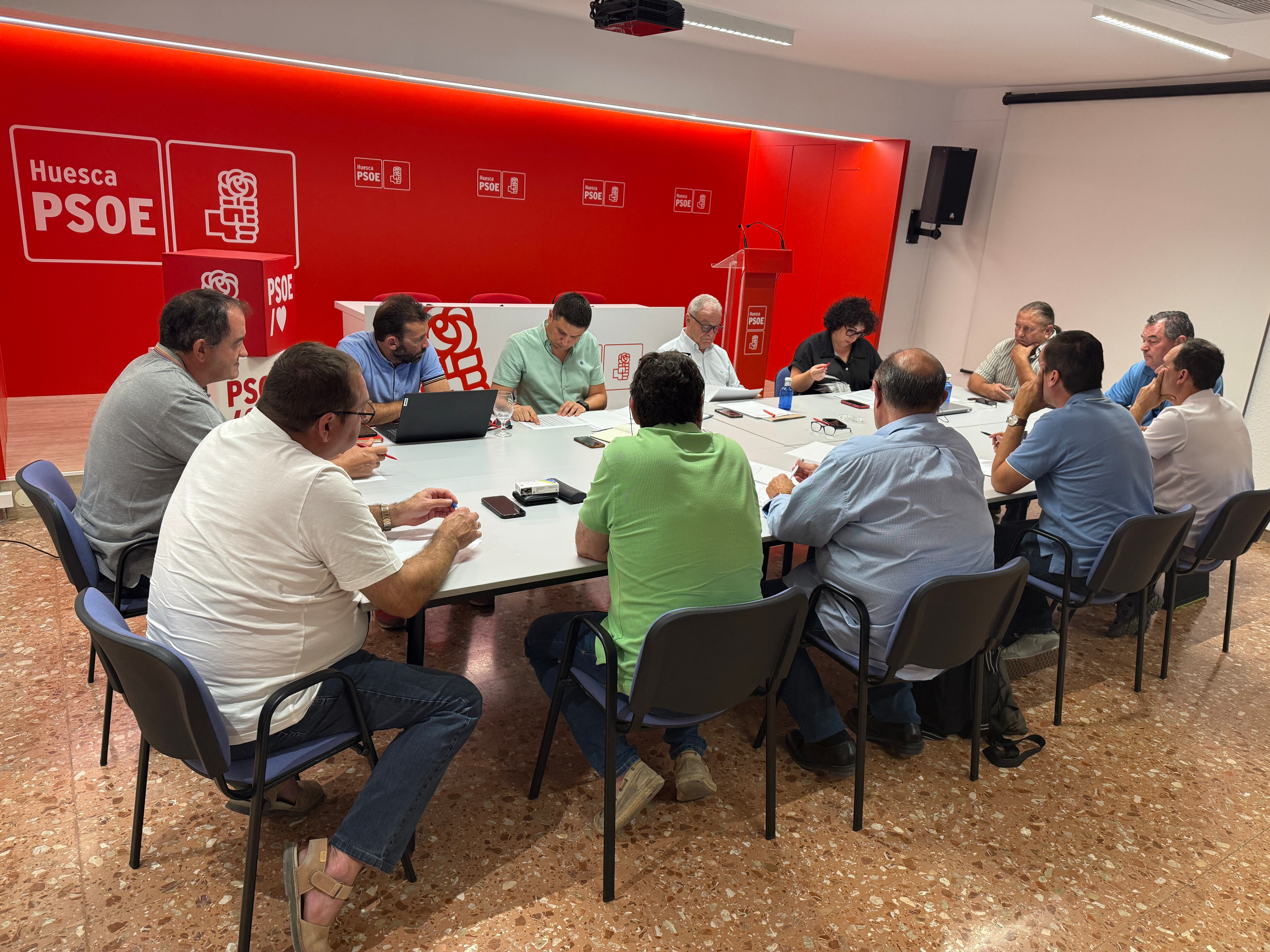 Momento de la reunión celebrada en la sede del PSOE