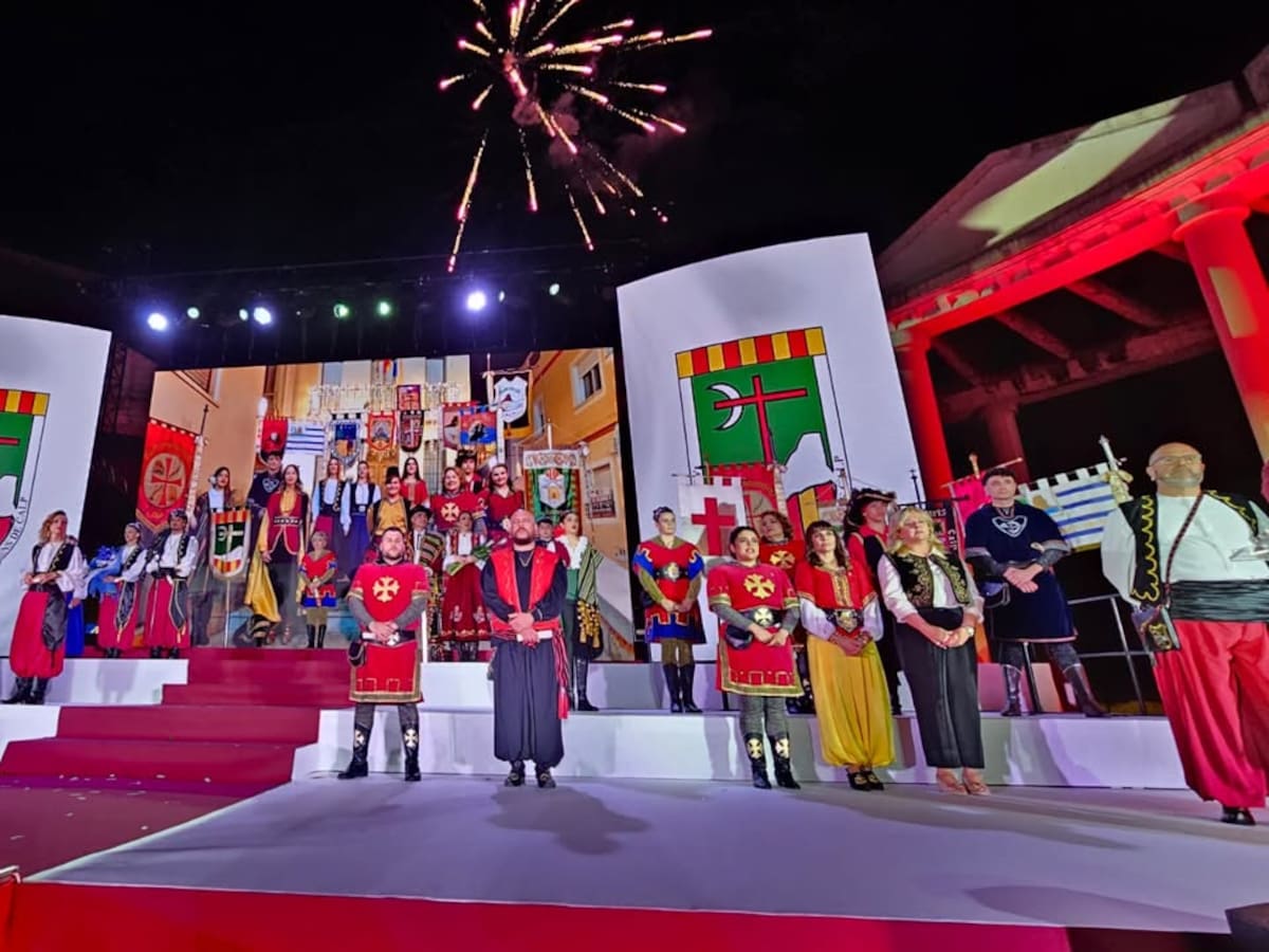 Calp celebra el Mig Any de Moros y Cristianos con el relevo festero como eje central