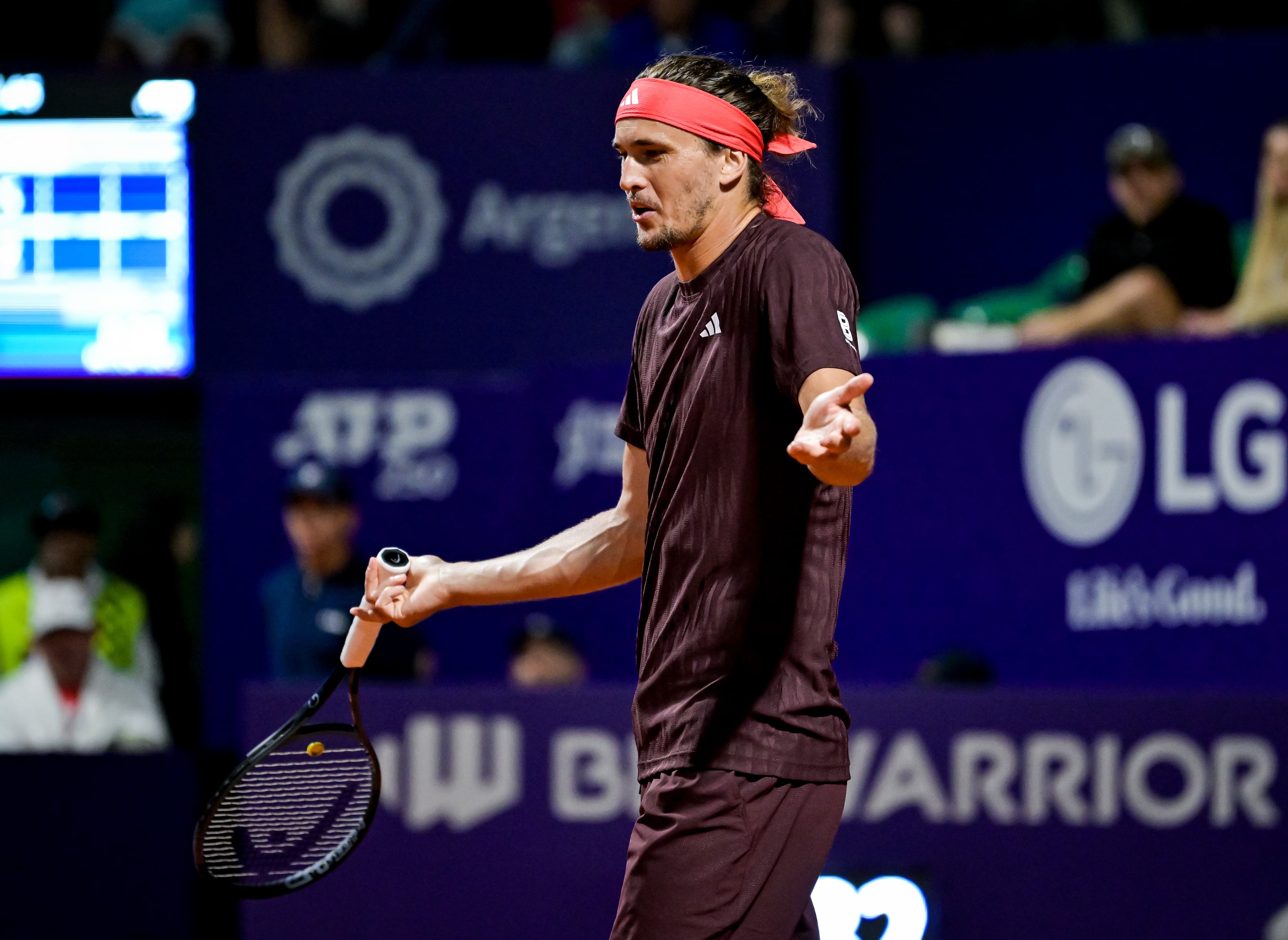 Alexander Zverev durante el partido contra Cerúndolo