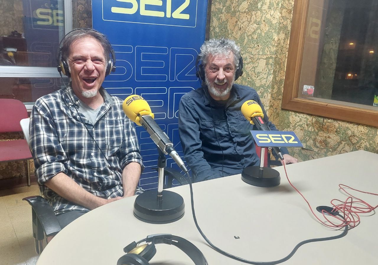 Gerardo y Ramón en los estudios de SER Torrelavega.