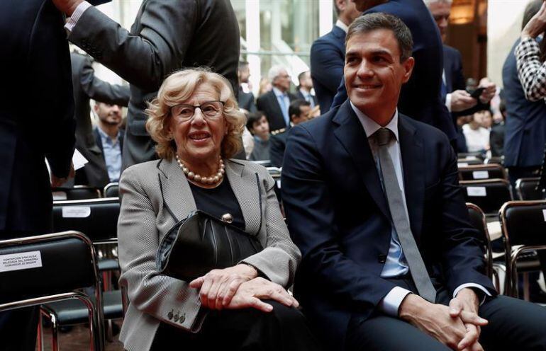 Pedro Sánchez y la alcaldesa de Madrid, en una imagen de archivo.