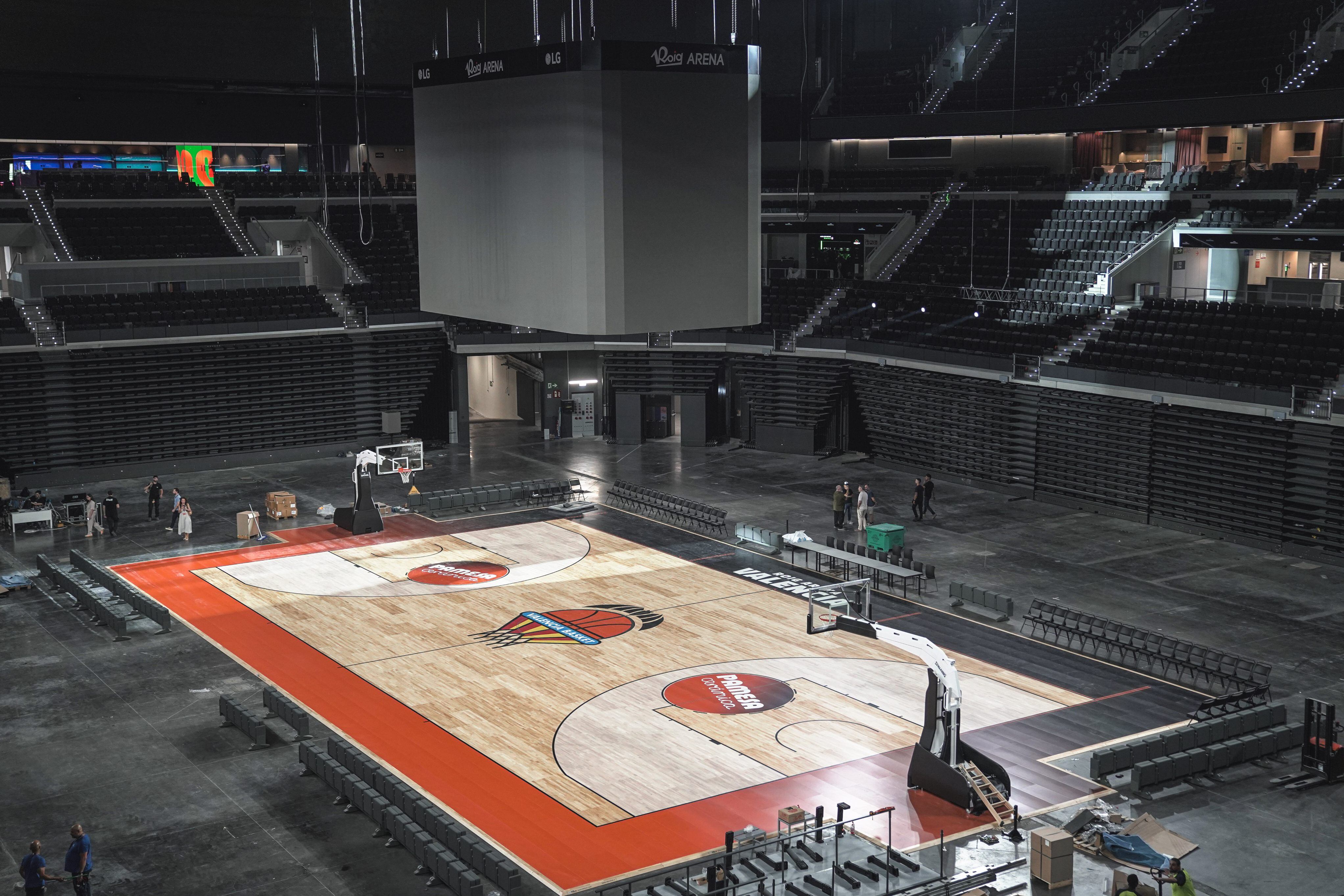 El Roig Arena monta su pista en ‘modo basket’