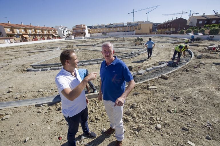 Visita de obras a una nueva zona verde en Armilla (Granada)