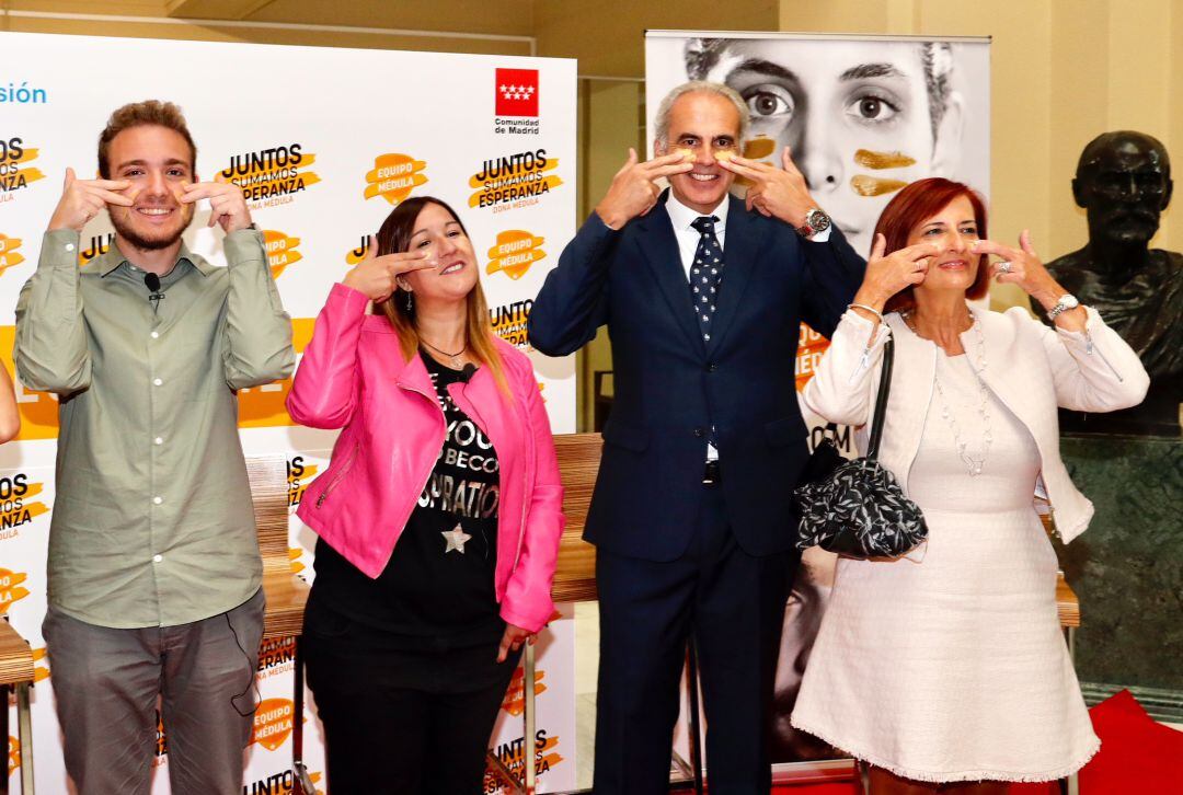 Enrique Ruiz Escudero, consejero de Sanidad, en la presentación de la campaña &quot;Unéte al equipo médula&quot;.