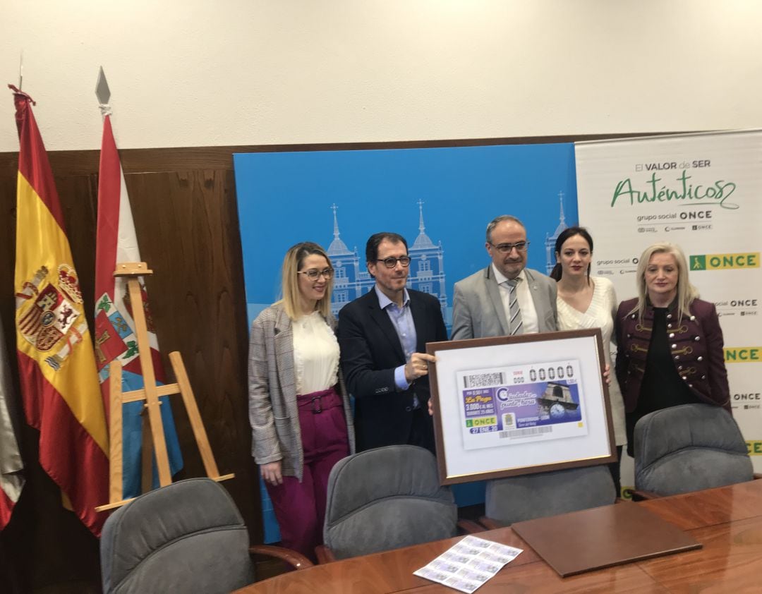 La presentación del cupón de la ONCE en el ayuntamiento de Ponferrada