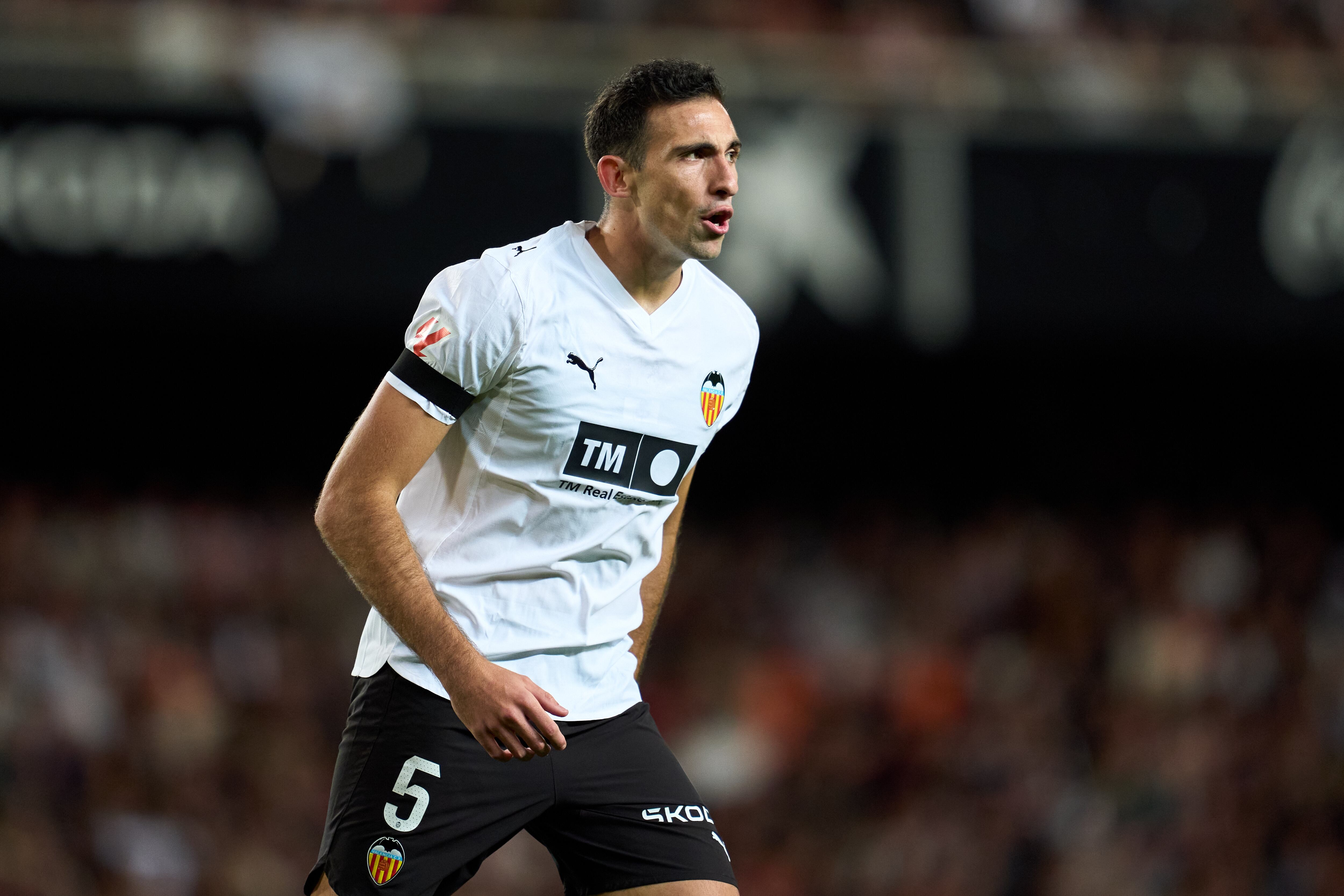 VALENCIA, SPAIN - NOVEMBER 09: Cesar Tarrega of Valencia CF looks on during the LaLiga EA Sports match between Valencia CF and Real Betis Balompie at Estadi de Mestalla on November 09, 2025 in Valencia, Spain. (Photo by Mateo Villalba Sanchez/Getty Images)