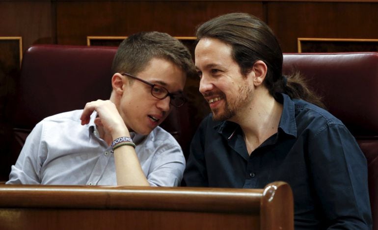 Pablo Iglesias e Íñigo Errejón, en el Congreso durante un momento del debate de investidura