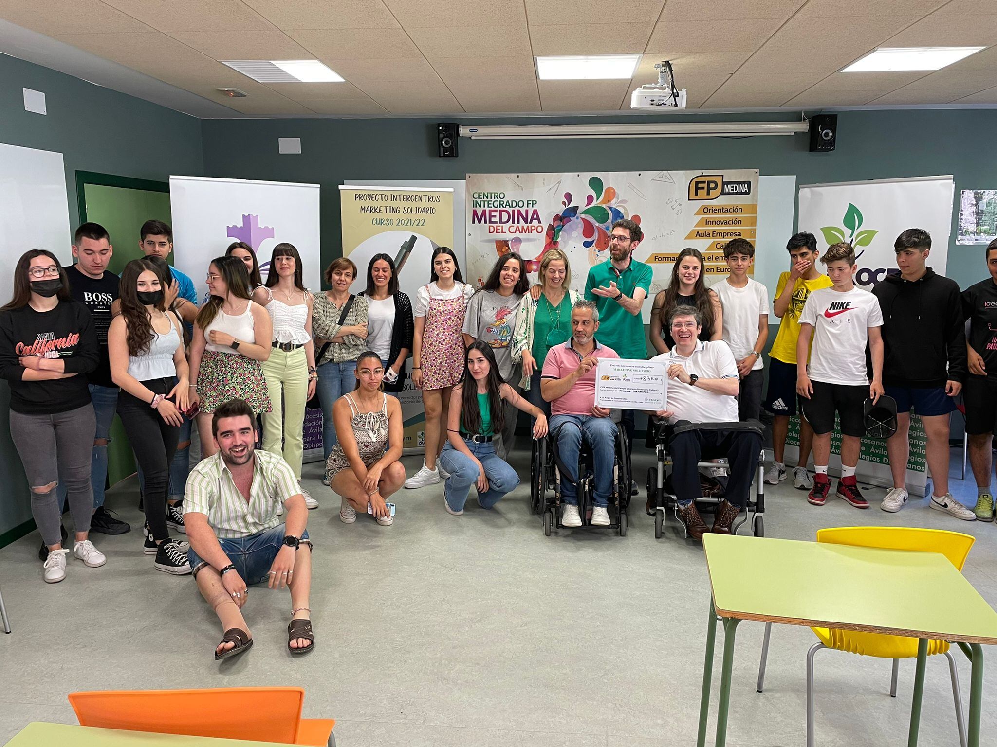 Participantes del proyecto de marketing solidario del CIFP