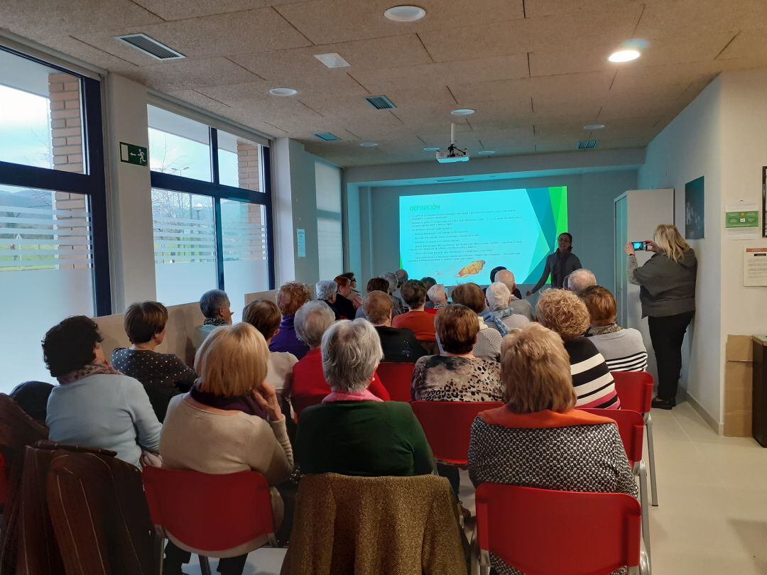 Charla del proyecto "Farmacias amigables"