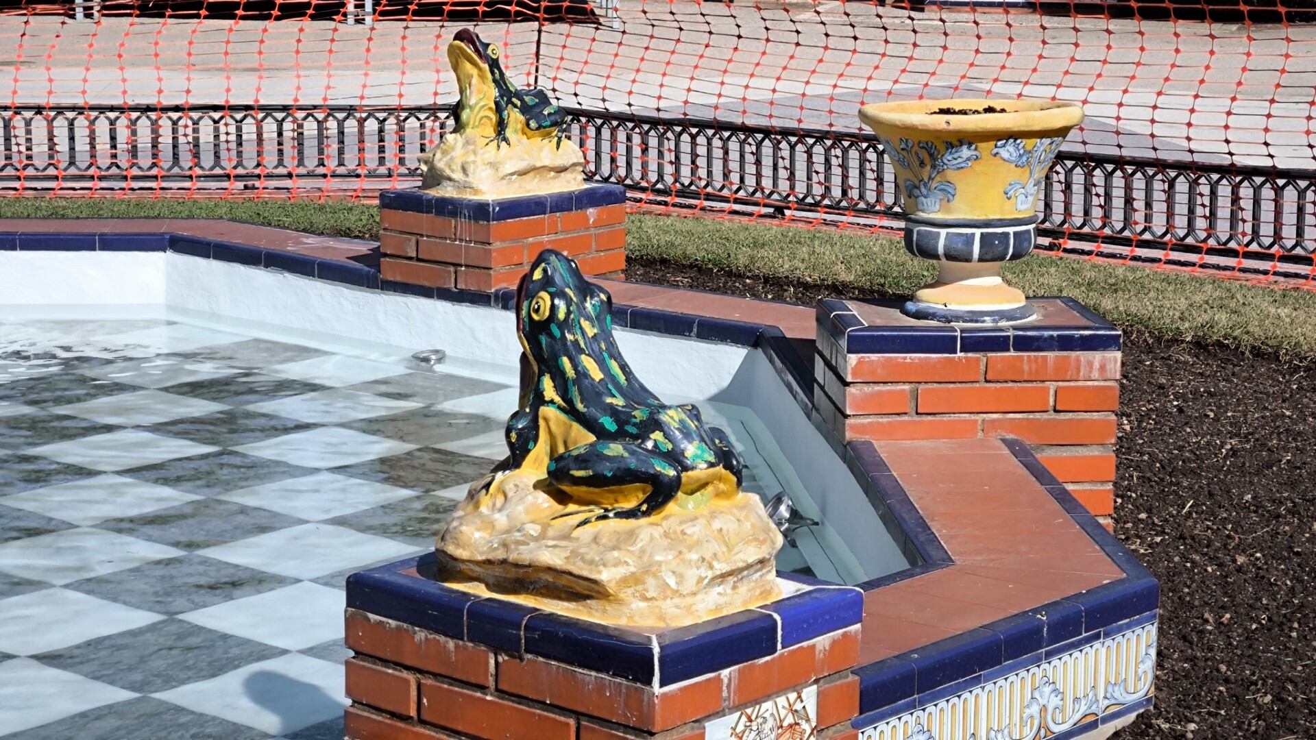 La fuente Talaverana, de cerca, con sus populares mosaicos