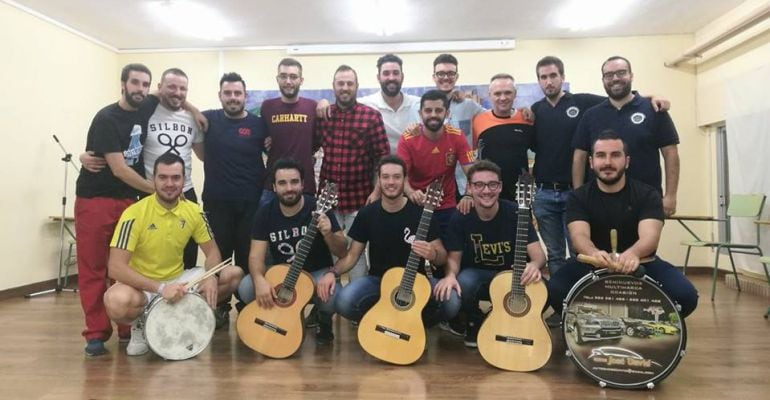 Integrantes de la Comparsa de Jaén que estarán este lunes en Cádiz.