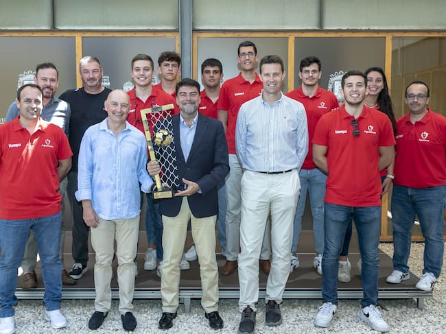 Luis Barcala, Antonio Gallego y el equipo de la Fundación Agustinos