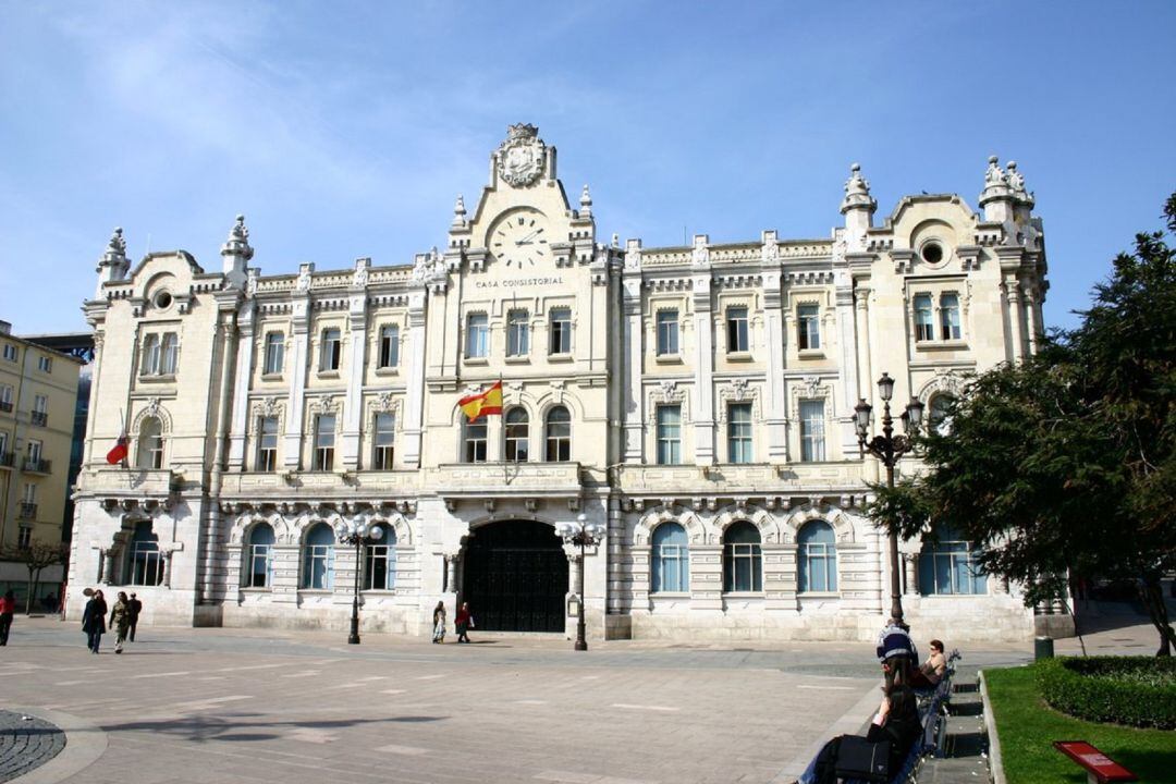 Fachada del Ayuntamiento de Santander.