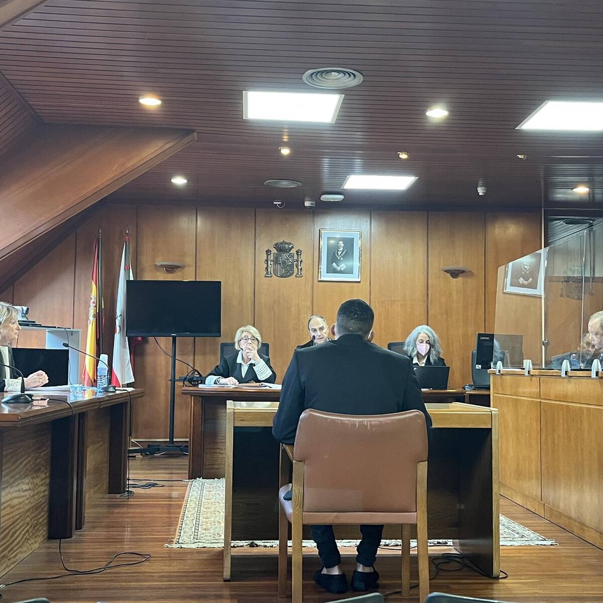 Seis años y medio de prisión para el hombre que violó a una menor con la que había estado de fiesta en Torrelavega